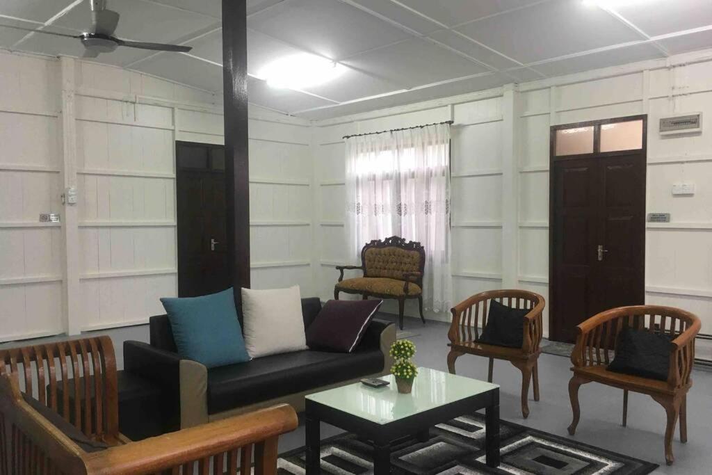 De Rhumaa Homestay Kuala Terengganu Exteriör bild